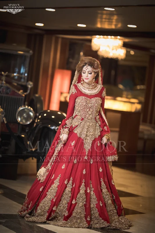 Red Dulhan Maxi in Lahnga Shape Model# B 1824